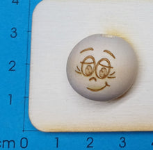 Lade das Bild in den Galerie-Viewer, 5er Set, Holzkugeln mit Gesicht (20mm)
