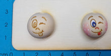 Lade das Bild in den Galerie-Viewer, 5er Set, Holzkugeln mit Gesicht (20mm)