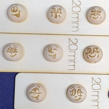 Lade das Bild in den Galerie-Viewer, 5er Set, Holzkugeln mit Gesicht (20mm)