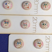 Lade das Bild in den Galerie-Viewer, 5er Set, Holzkugeln mit Gesicht (20mm)
