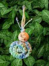 Lade das Bild in den Galerie-Viewer, 5er Set, Holzkugeln - Tiere und Fantasie (20mm)