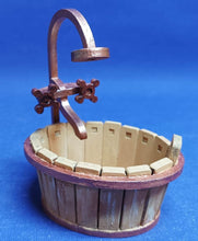 Lade das Bild in den Galerie-Viewer, Badewanne und Regal für Puppenhaus