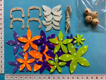 Lade das Bild in den Galerie-Viewer, kleine Blumenelfen aus Filz (verschiedene Ausführungen)