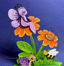 Lade das Bild in den Galerie-Viewer, Schmetterling, sitzend