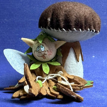 Lade das Bild in den Galerie-Viewer, Herbstelfen, 3er Set (verschiedene Farbkombinationen)