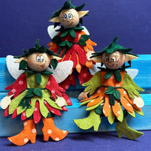 Lade das Bild in den Galerie-Viewer, Herbstelfen, 3er Set (verschiedene Farbkombinationen)