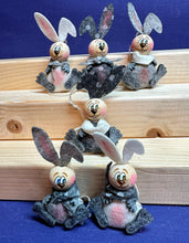 Lade das Bild in den Galerie-Viewer, Hasen zum Fädeln aus Filz, 6er Set