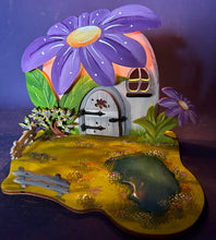 Lade das Bild in den Galerie-Viewer, Blumenhaus mit viel Zubehör