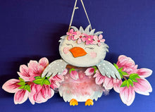Lade das Bild in den Galerie-Viewer, schlafender Vogel mit Blumenkranz für Zaun oder Ast