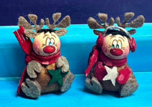 Lade das Bild in den Galerie-Viewer, Rentiere zum Fädeln aus Filz, 6er Set (verschiedene Farben)