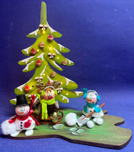 Lade das Bild in den Galerie-Viewer, Rentiere zum Fädeln aus Filz, 6er Set (verschiedene Farben)