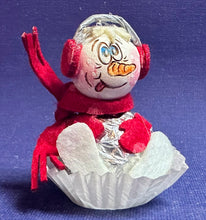 Lade das Bild in den Galerie-Viewer, Schneemänner zum Fädeln aus Filz, 6er Set