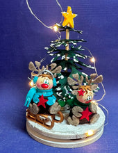 Lade das Bild in den Galerie-Viewer, Rentiere zum Fädeln aus Filz, 6er Set (verschiedene Farben)