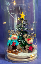 Lade das Bild in den Galerie-Viewer, Rentiere zum Fädeln aus Filz, 6er Set (verschiedene Farben)