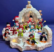 Lade das Bild in den Galerie-Viewer, Eulen zum Fädeln aus Filz, 6er Set (verschiedene Farben)