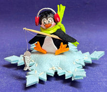 Lade das Bild in den Galerie-Viewer, Pinguine zum Fädeln aus Filz, 6er Set