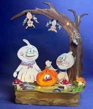 Lade das Bild in den Galerie-Viewer, Komplettset: Baum mit Bodenplatte mit Geister und Kürbis