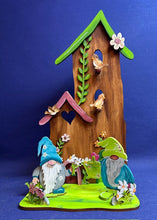 Lade das Bild in den Galerie-Viewer, Vogelhaus zum Stellen und Dekorieren
