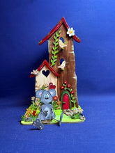 Lade das Bild in den Galerie-Viewer, Vogelhaus zum Stellen und Dekorieren