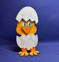 Lade das Bild in den Galerie-Viewer, Küken im Ei (Standfigur)