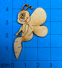 Lade das Bild in den Galerie-Viewer, Schmetterling, sitzend