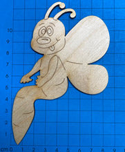 Lade das Bild in den Galerie-Viewer, Schmetterling, sitzend