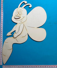 Lade das Bild in den Galerie-Viewer, Schmetterling, sitzend