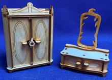 Lade das Bild in den Galerie-Viewer, Schrank und Spiegelkommode für Puppenhaus