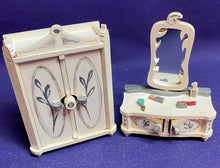 Lade das Bild in den Galerie-Viewer, Schrank und Spiegelkommode für Puppenhaus