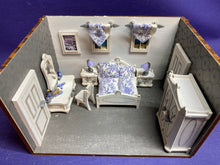 Lade das Bild in den Galerie-Viewer, Zubehör für Schlafzimmer (Fenster, Stuhl, Nachttischlampen, etc) für Puppenhaus