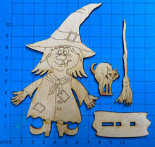 Lade das Bild in den Galerie-Viewer, Wichtelhexe mit Besen und Buckelkatze