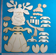 Lade das Bild in den Galerie-Viewer, Rentier mit Mütze für Zaun