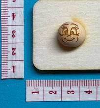 Lade das Bild in den Galerie-Viewer, 6er Set, Holzkugeln mit Gesicht (15mm)