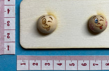 Lade das Bild in den Galerie-Viewer, 6er Set, Holzkugeln mit Gesicht (15mm)