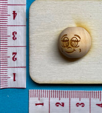 Lade das Bild in den Galerie-Viewer, 6er Set, Holzkugeln mit Gesicht (15mm)