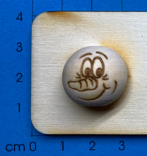 Lade das Bild in den Galerie-Viewer, 5er Set, Holzkugeln mit Gesicht (20mm)