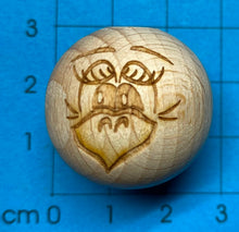 Lade das Bild in den Galerie-Viewer, Holzkugeln mit Gesicht (25mm)
