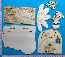 Lade das Bild in den Galerie-Viewer, Blumenhaus mit viel Zubehör