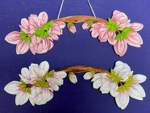 Lade das Bild in den Galerie-Viewer, Magnolienzweig aus Holz