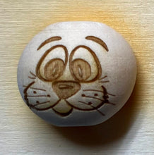 Lade das Bild in den Galerie-Viewer, 5er Set, Holzkugeln - Tiere und Fantasie (20mm)