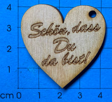 Lade das Bild in den Galerie-Viewer, Herz Geschenkanhänger graviert mit Schriftzügen