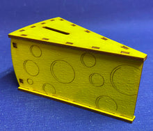 Lade das Bild in den Galerie-Viewer, Käsestück, Bausatz, als Spardose für Geldgeschenk