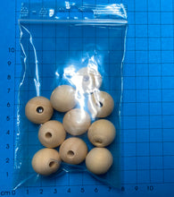 Lade das Bild in den Galerie-Viewer, Holzkugeln, durchgebohrt
