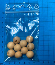 Lade das Bild in den Galerie-Viewer, Holzkugeln, durchgebohrt