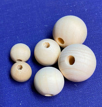 Lade das Bild in den Galerie-Viewer, Holzkugeln, durchgebohrt