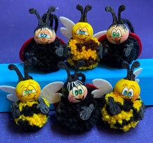 Lade das Bild in den Galerie-Viewer, Pompom-Bienen mit Kugelgesicht