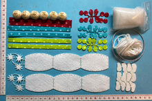 Lade das Bild in den Galerie-Viewer, Schneemänner zum Fädeln aus Filz, 6er Set