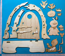 Lade das Bild in den Galerie-Viewer, Bastelset: Tür mit Geister und Kürbis
