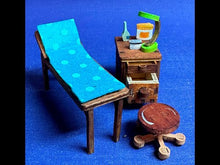 Laden und Abspielen von Videos im Galerie-Viewer, Untersuchungsliege, Büroschrank, Lampe und Zubehör für Puppenhaus