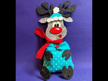 Laden und Abspielen von Videos im Galerie-Viewer, Rentier aus Filz mit Mütze und Säckchenbauch zum Nähen